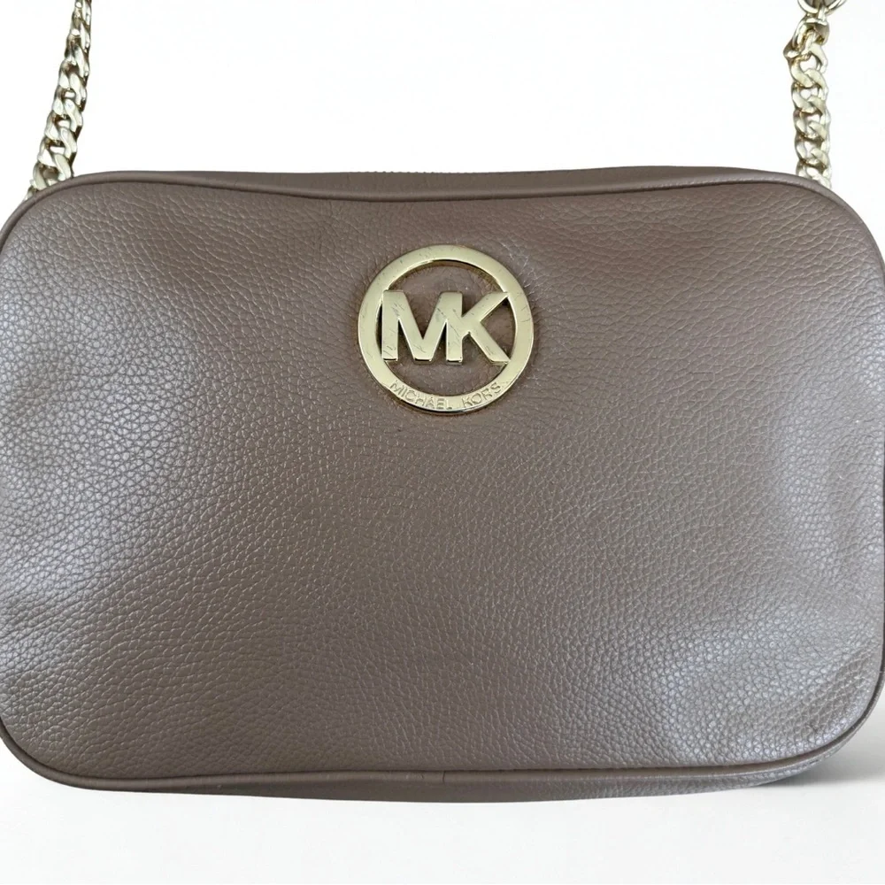 MICHAEL KORS Fulton Crossbody Bag in Pebbled Leather. Great Pre-❤️ Condition